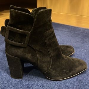 Roger Vivier Paris black suede booties